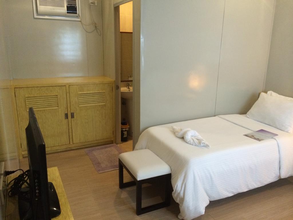 Shore Time Hotel - Annex Balabag  Εξωτερικό φωτογραφία