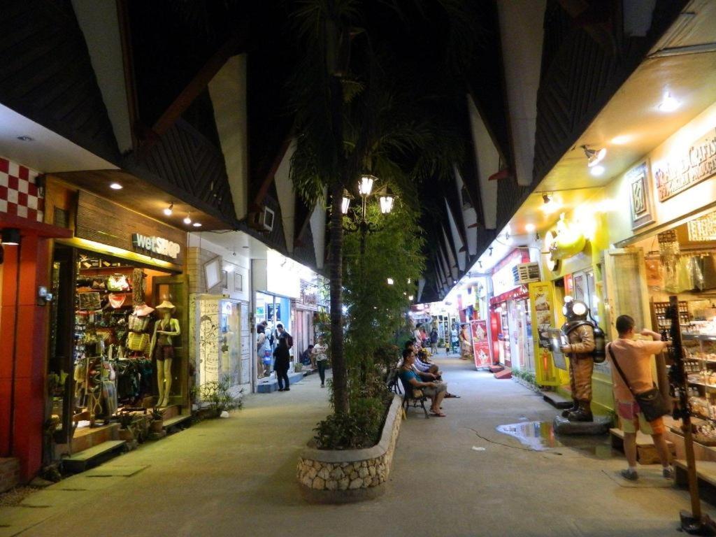 Shore Time Hotel - Annex Balabag  Εξωτερικό φωτογραφία