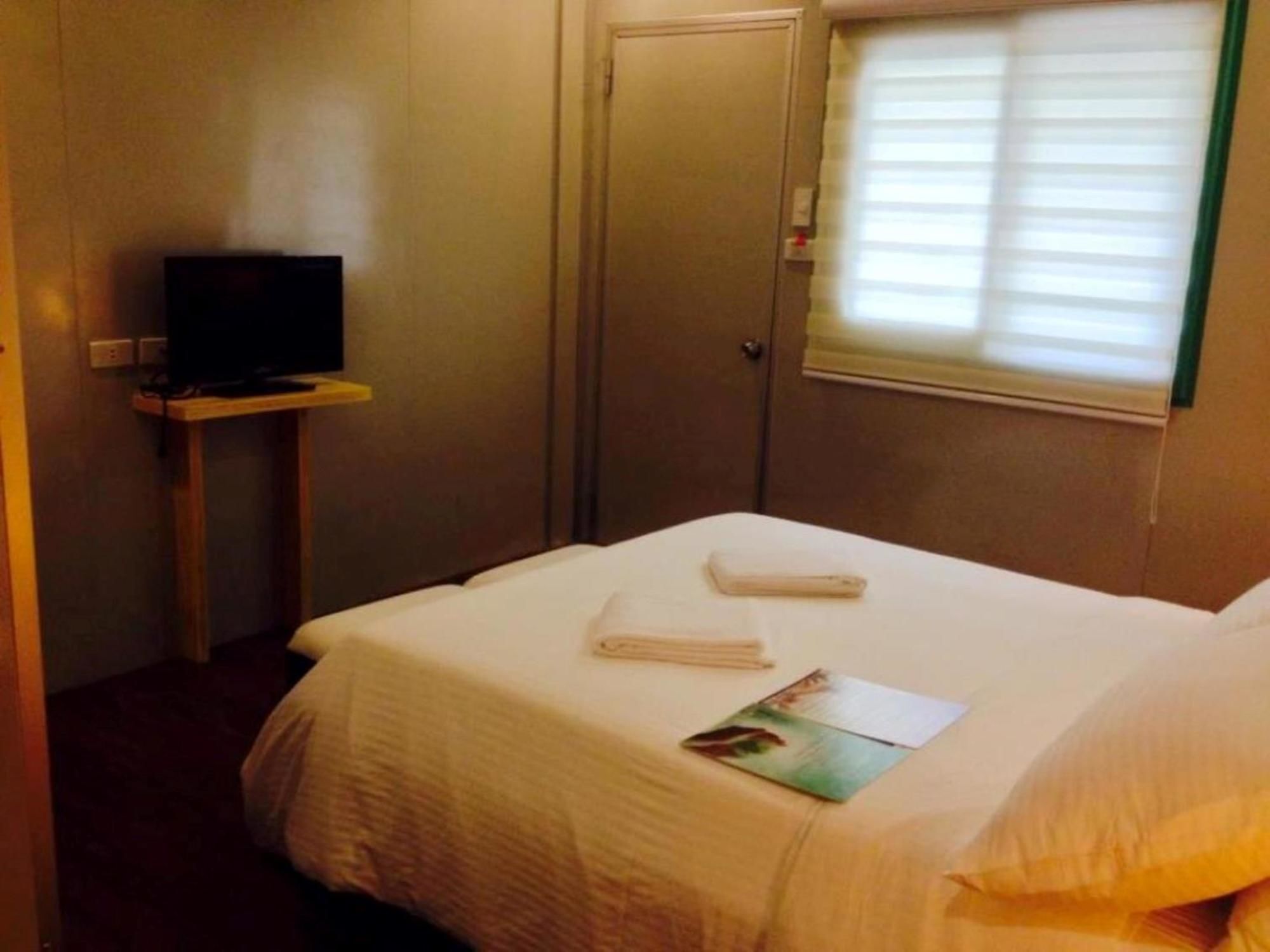 Shore Time Hotel - Annex Balabag  Εξωτερικό φωτογραφία